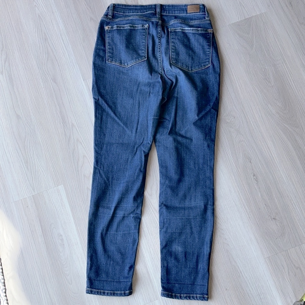 Judy Blue Women's Relaxed Straight Leg Blue Jeans Jr 11/30 Classic Casual - Picture 6 of 15